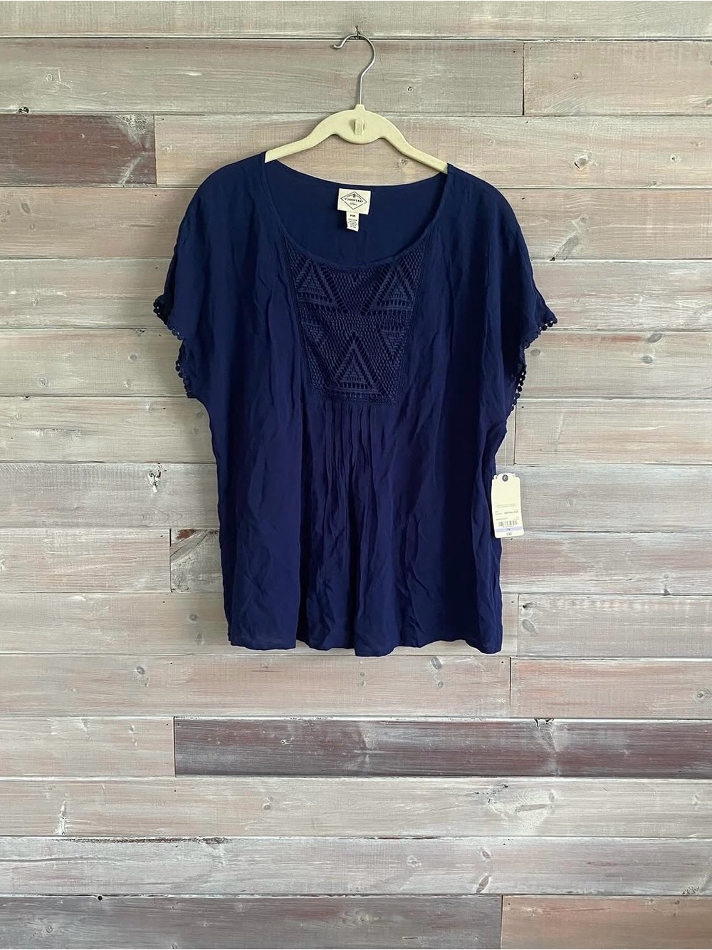 St. John’s bay blue top size petite medium